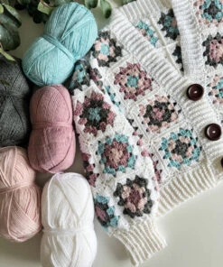 Granny Crop Cardigan -Clover Store 7 b942341d d1e9 4b71 83c8 556fbf7b165c