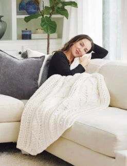 Lily Of The Valley Throw -Clover Store M96617model